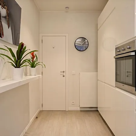 Located Cozy Next To Kmska Apartamento Amberes