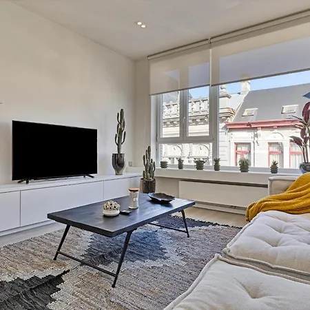 Located Cozy Next To Kmska Daire *